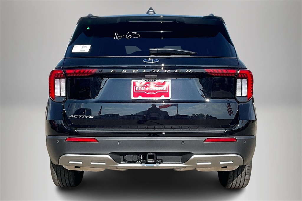 2025 Ford Explorer photo 3