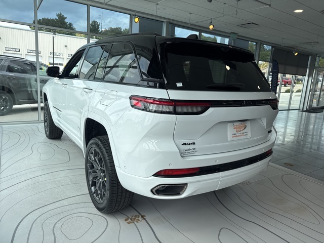 2025 Jeep Grand Cherokee Summit Reserve photo 5