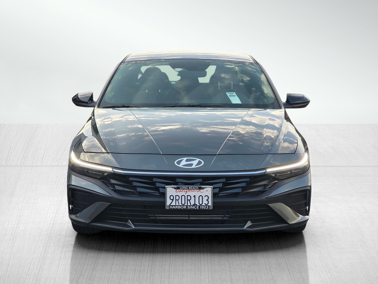 2025 Hyundai Elantra SEL Sport photo 2