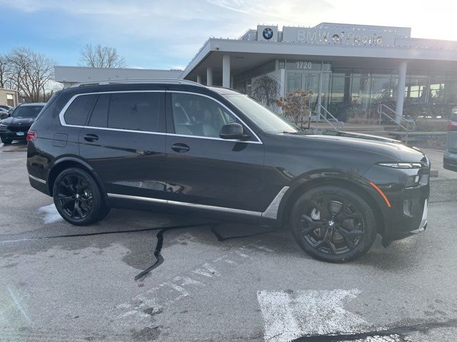2024 BMW X7 40i's photo