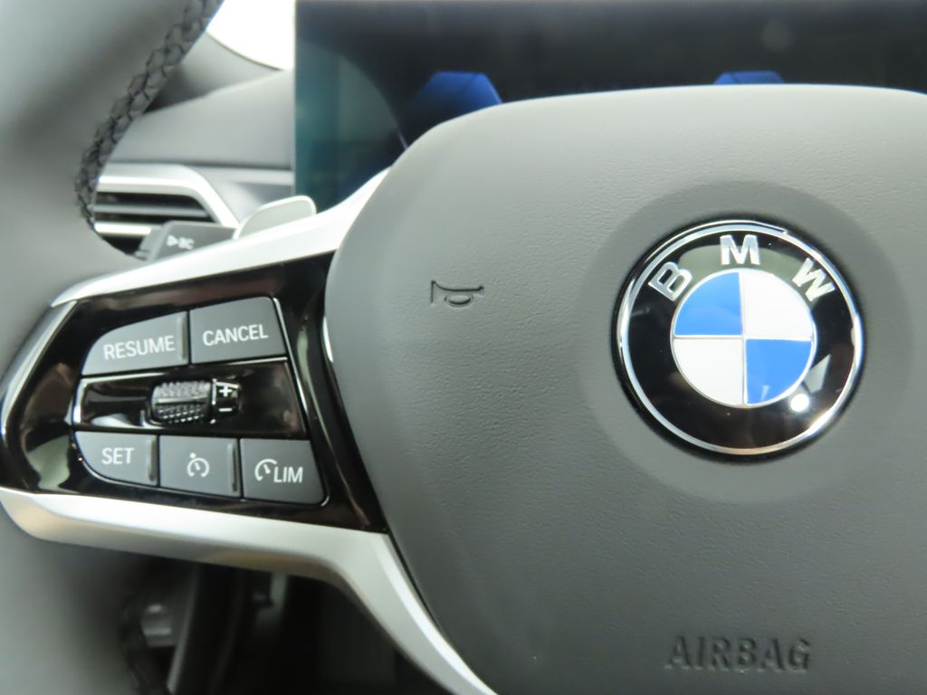 2025 Bmw 330i photo 11