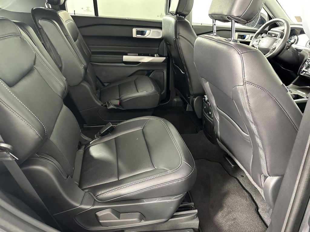 2024 Ford Explorer Limited photo 11