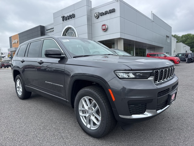 2025 Jeep Grand Cherokee L Laredo's photo