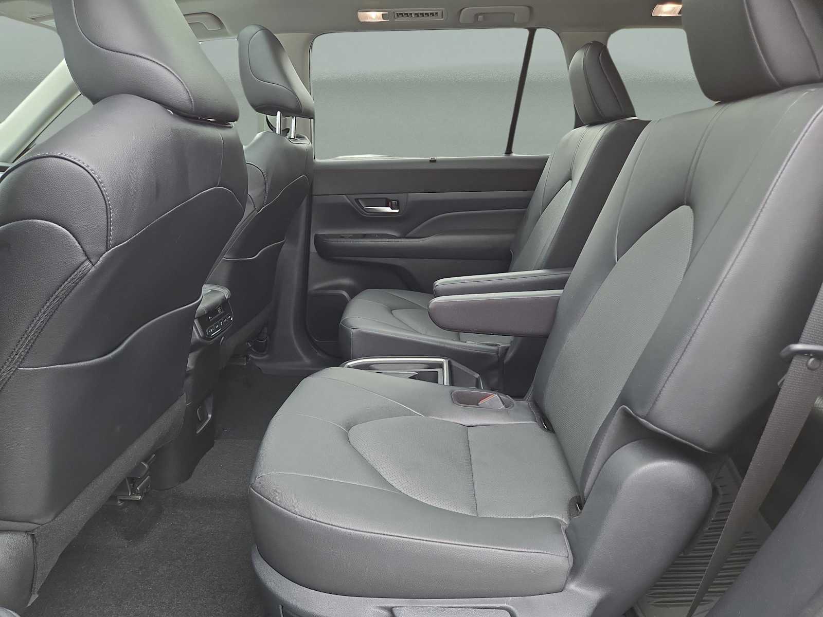 2025 Toyota Grand Highlander XLE photo 13