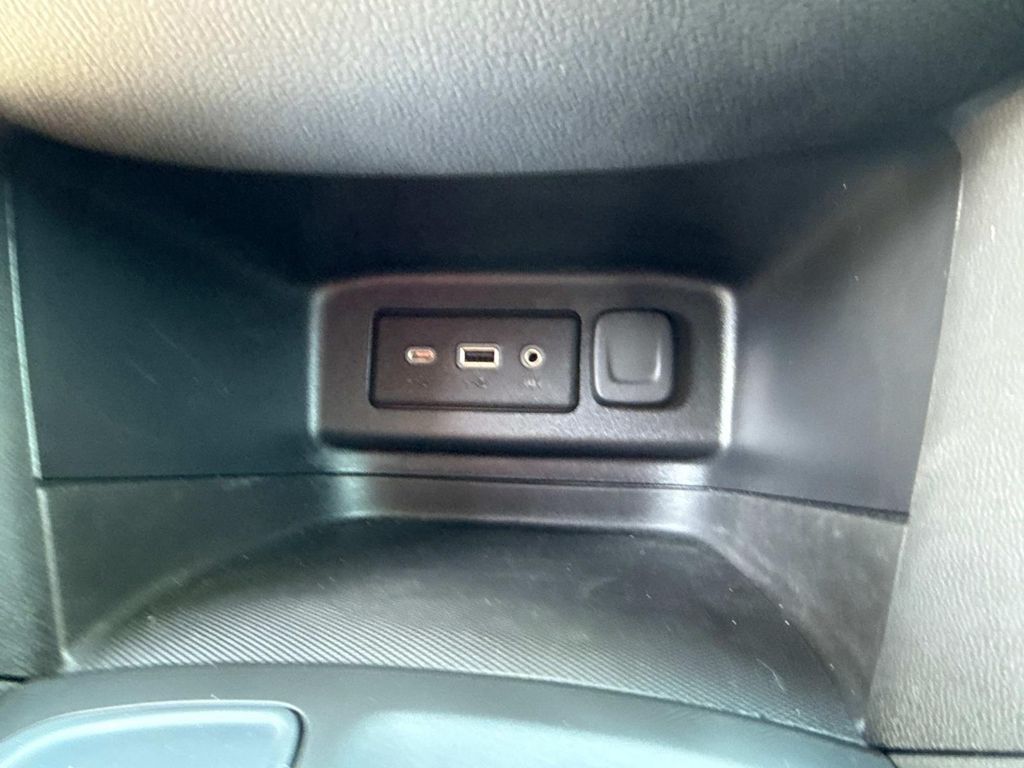 2021 Chevrolet Equinox LT photo 25