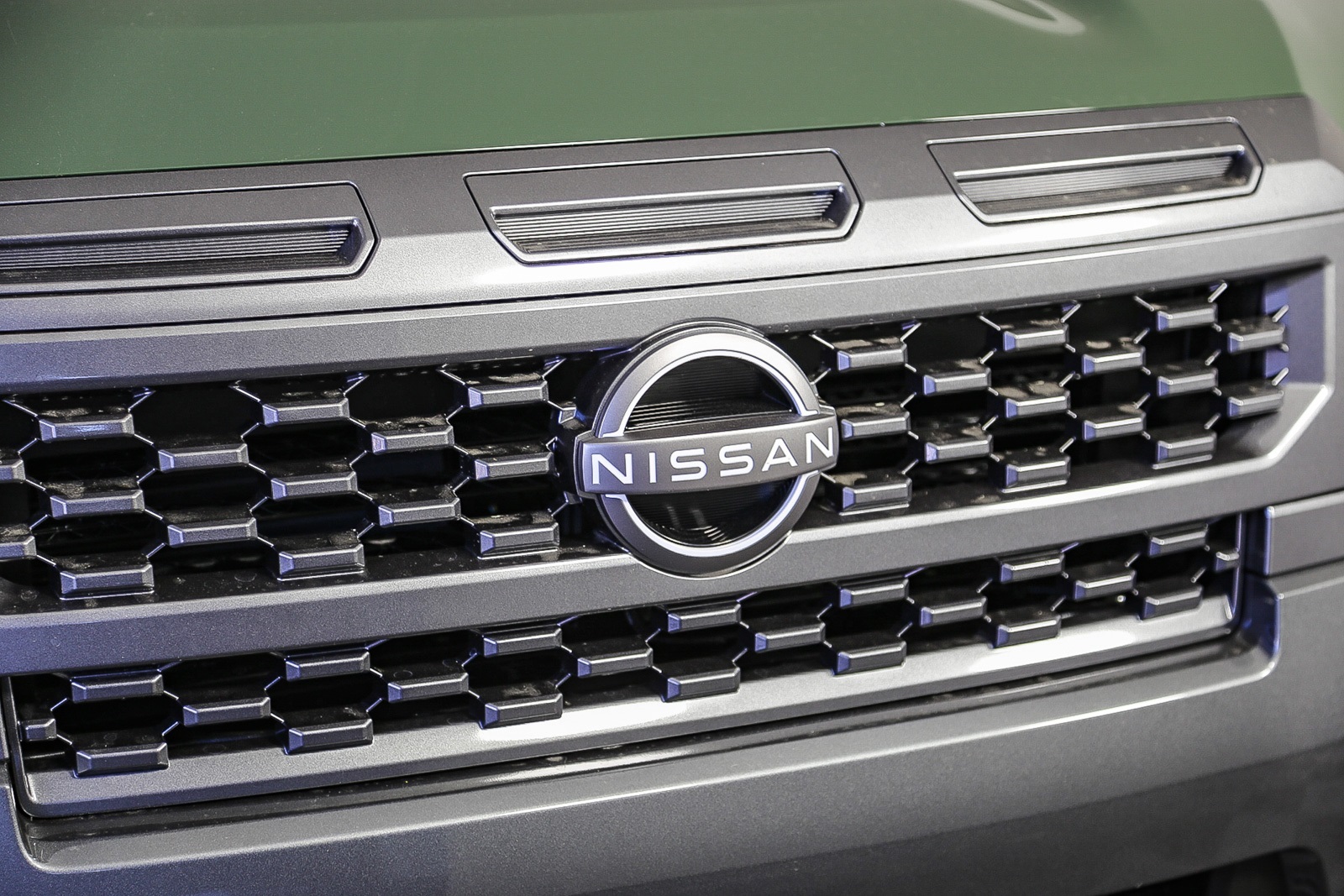 2025 Nissan Frontier SV photo 3