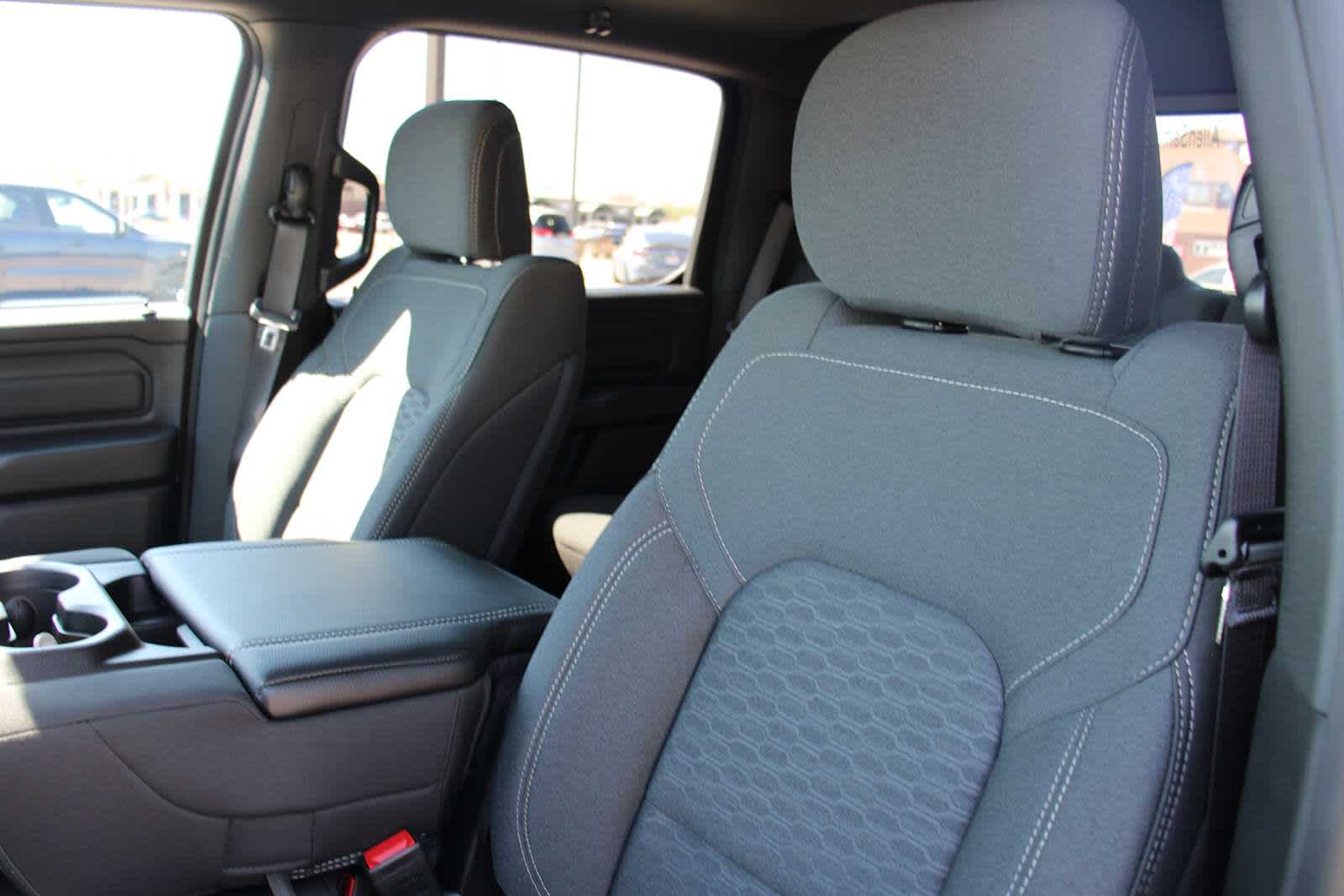 2025 Ram 1500 Tradesman photo 9