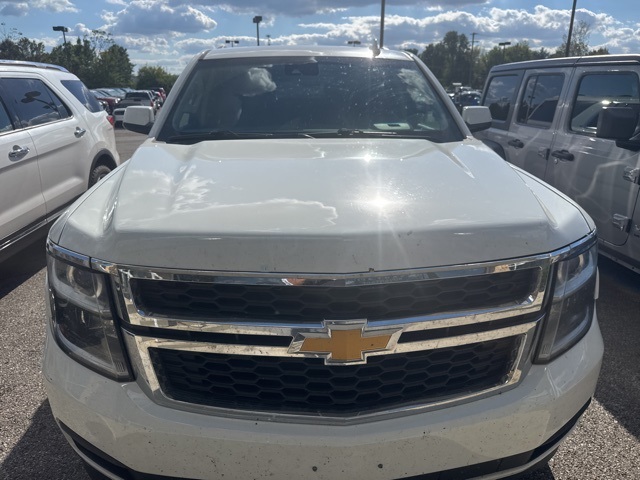 2017 Chevrolet Suburban LT photo 2
