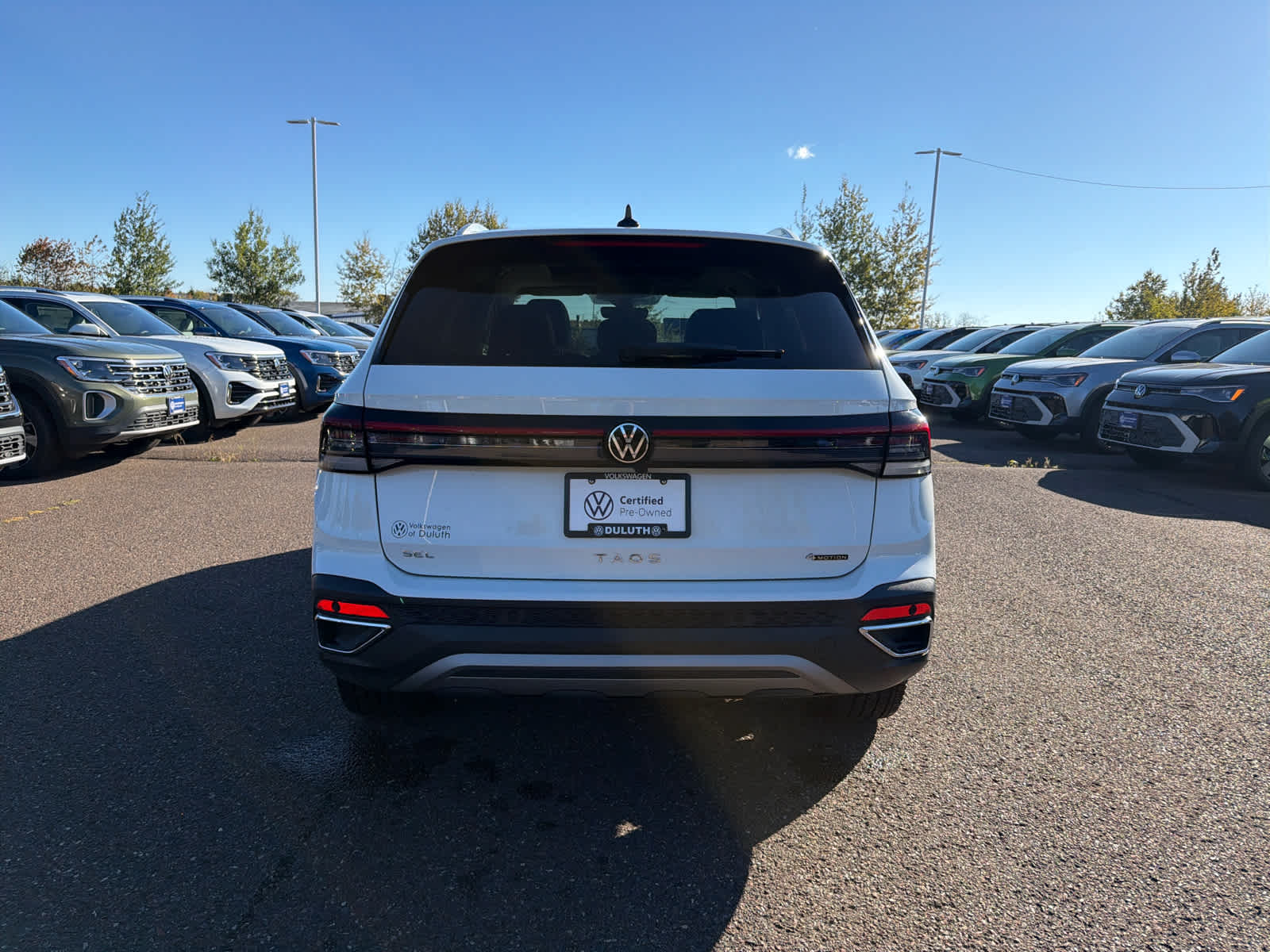 2025 Volkswagen Taos SEL photo 4