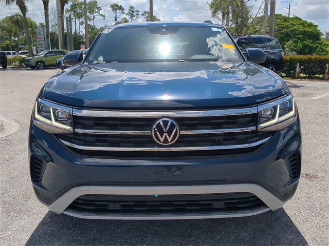 2022 Volkswagen Atlas Cross Sport SEL photo 2
