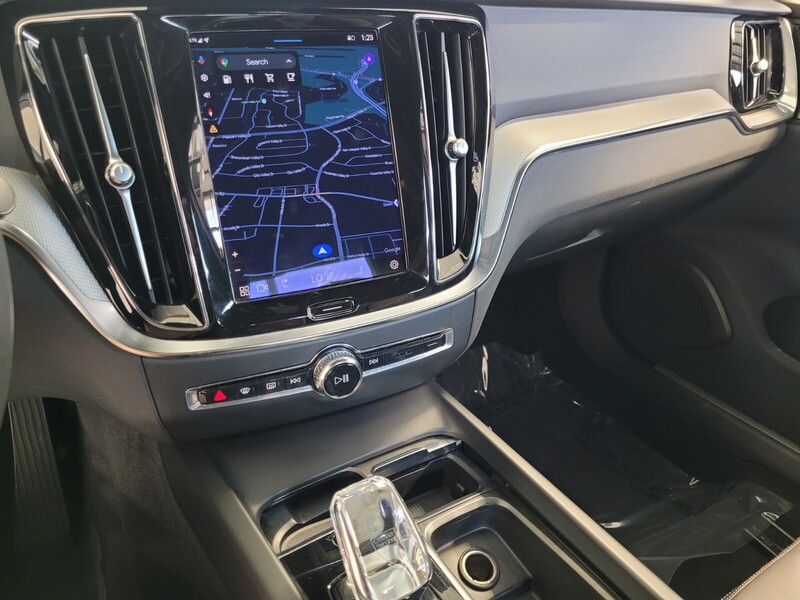 2024 Volvo S60 B5 Plus Black Edition photo 21