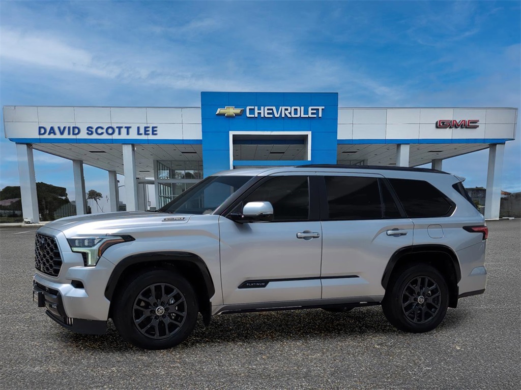 2024 Toyota Sequoia Platinum's photo