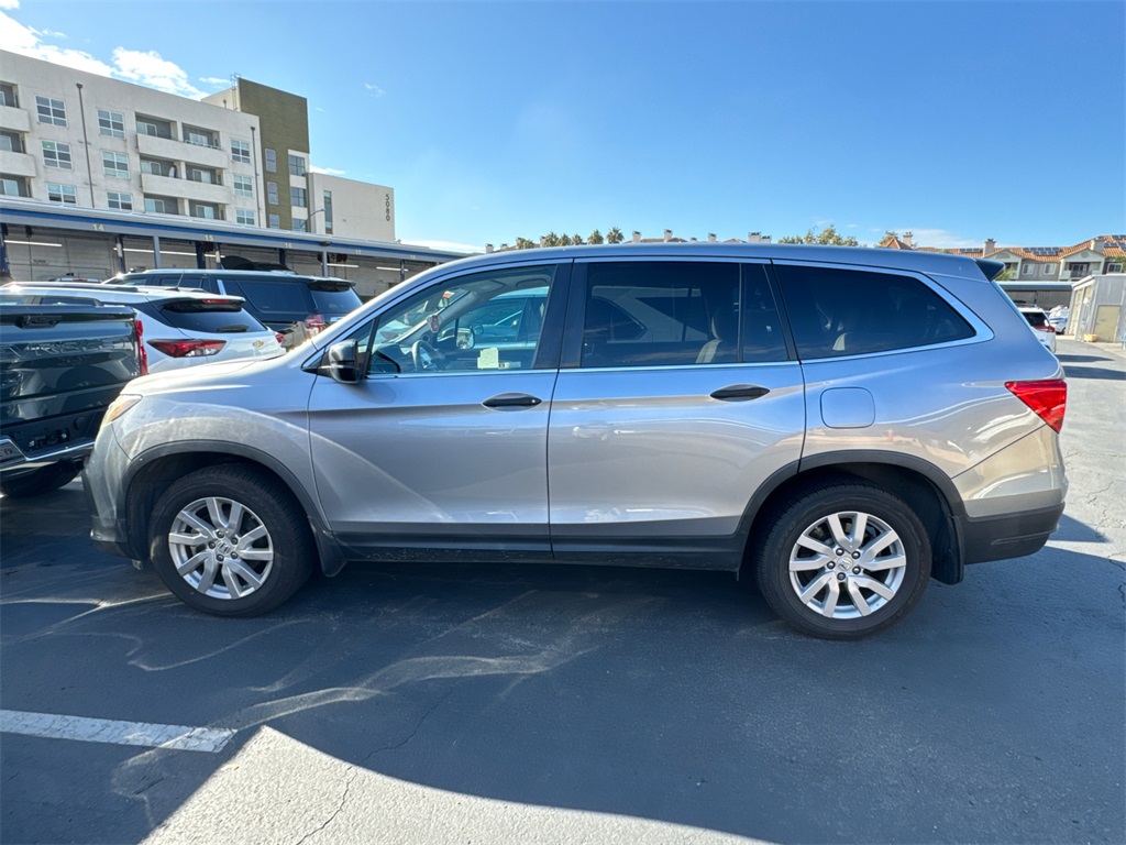 2021 Honda Pilot LX photo 7