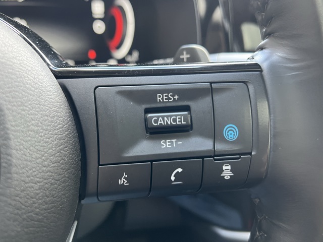 2022 Nissan Pathfinder Platinum photo 17