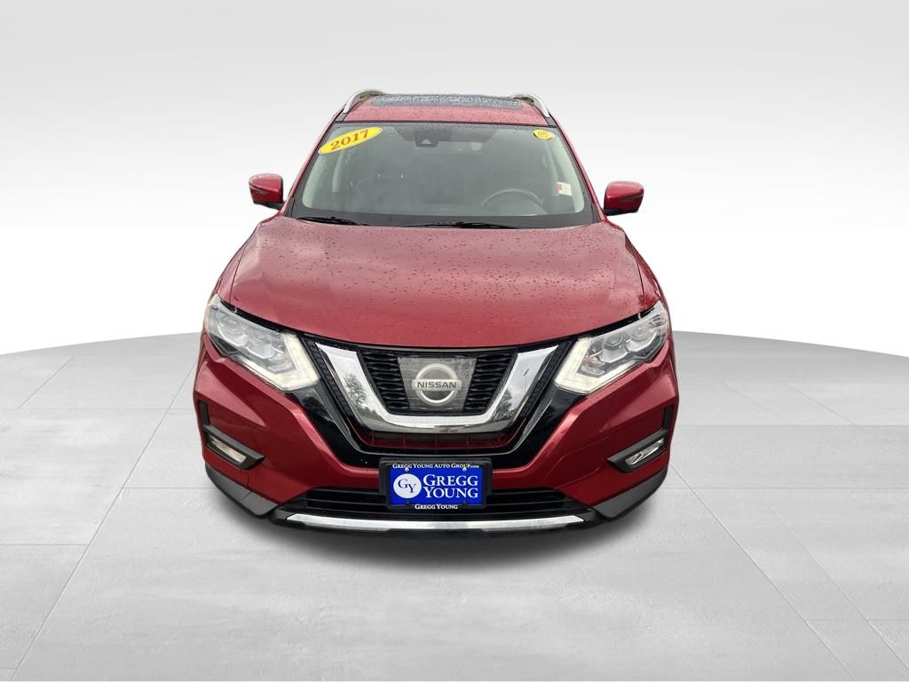 2017 Nissan Rogue SL photo 3