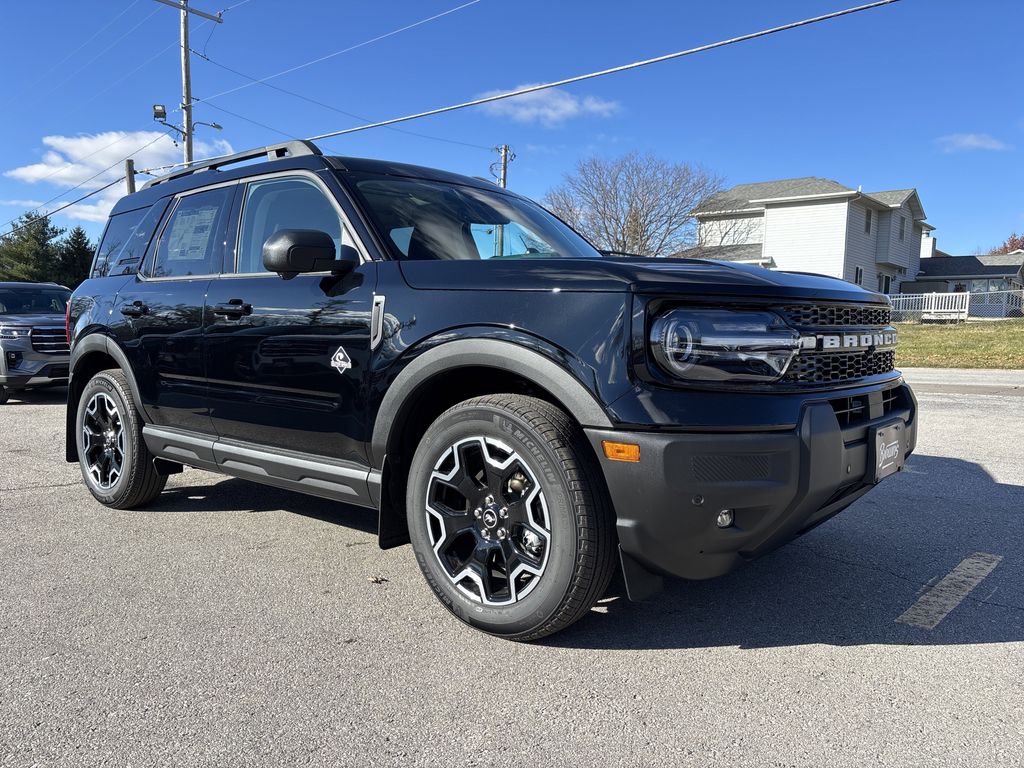 2025 Ford Bronco Outer Banks photo 2