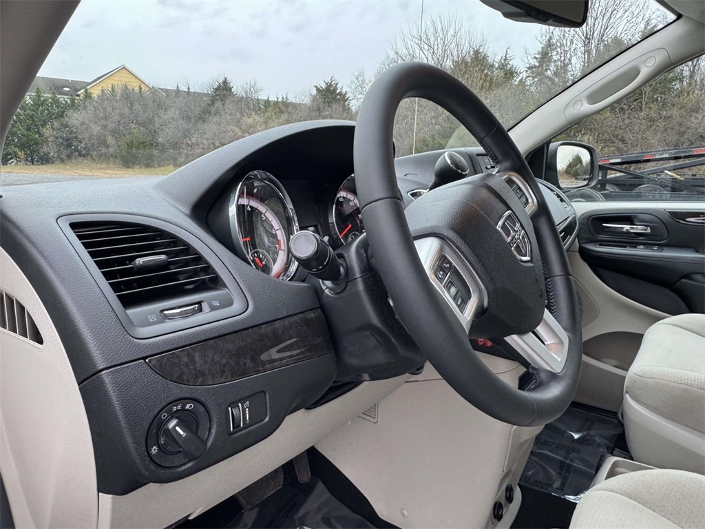 Used 2013 Dodge Grand Caravan SE with VIN 2C4RDGBG8DR567423 for sale in Winchester, VA