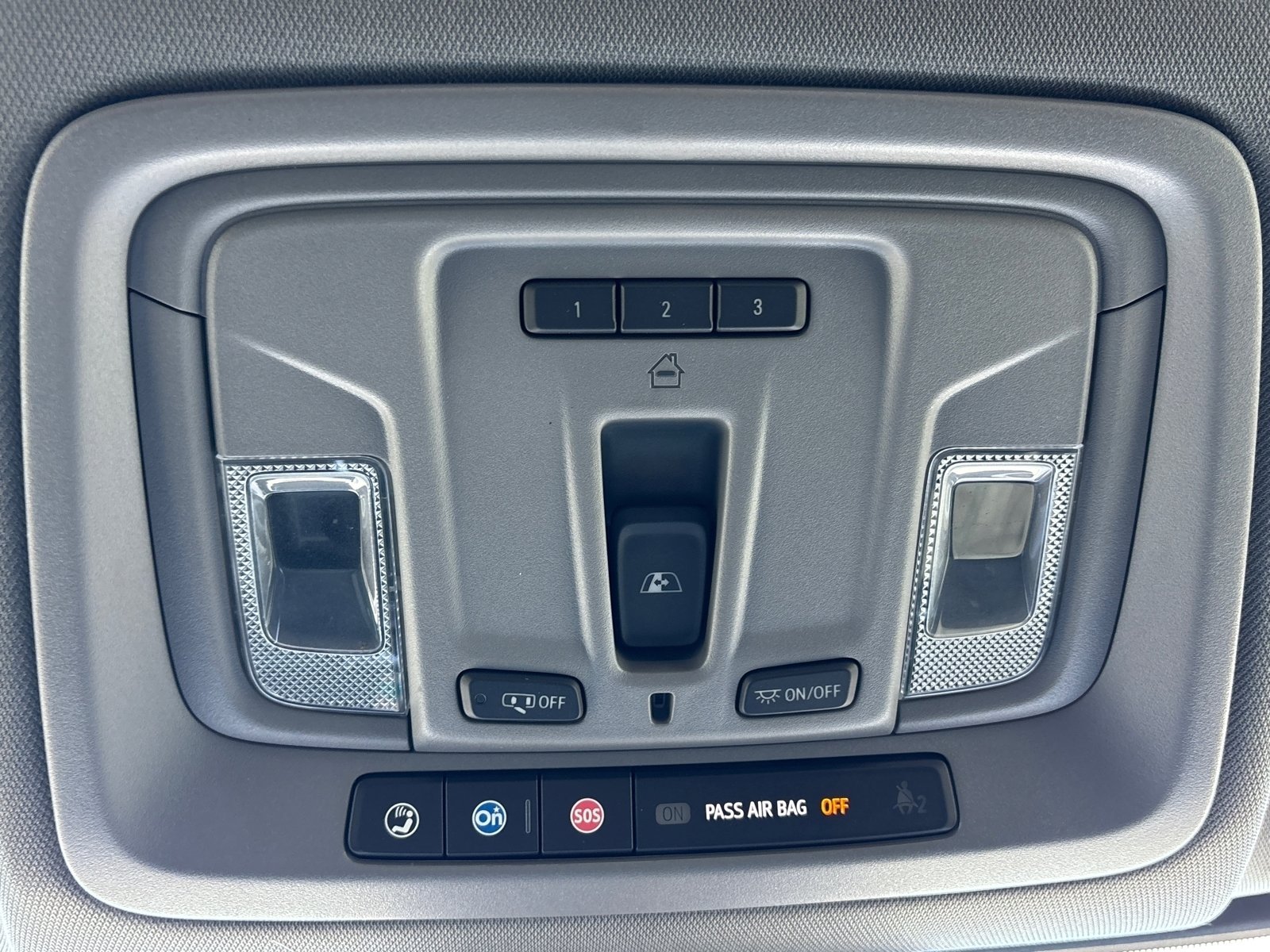 2023 Chevrolet Silverado 1500 RST photo 3