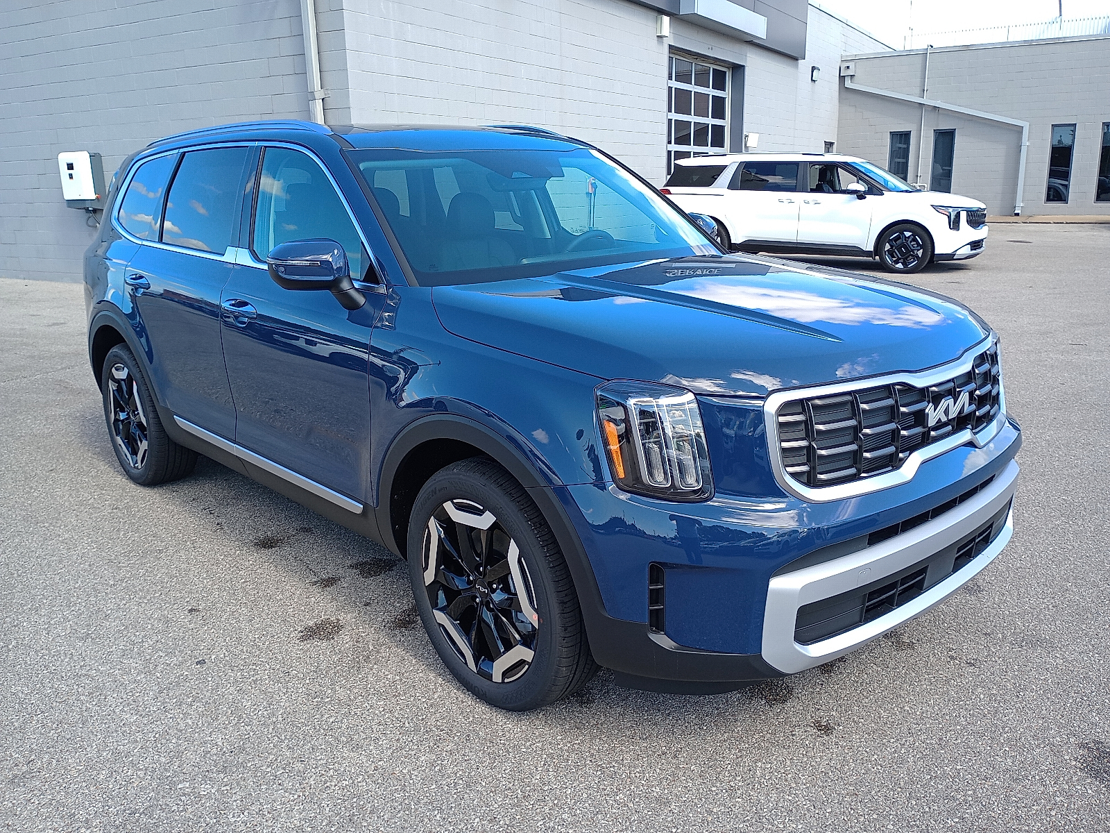 2025 Kia Telluride S's photo
