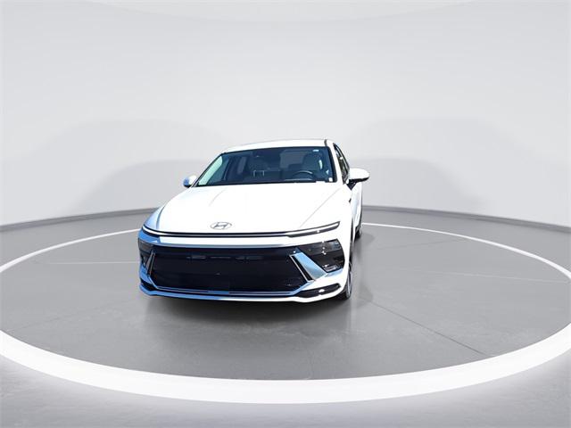 2026 Hyundai Sonata SEL Sport photo 3
