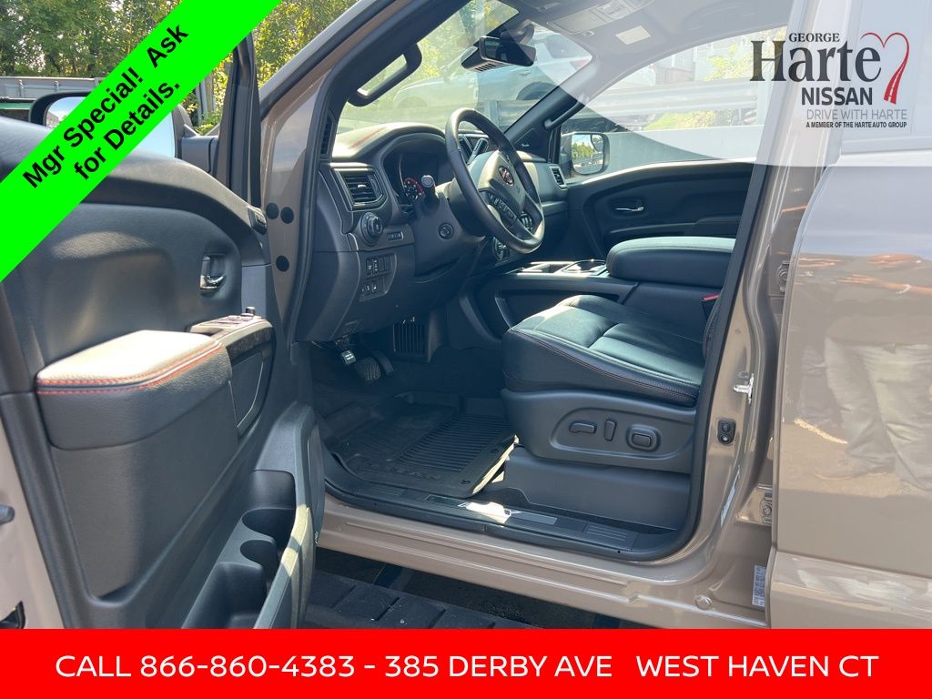 2024 Nissan Titan PRO-4X photo 16