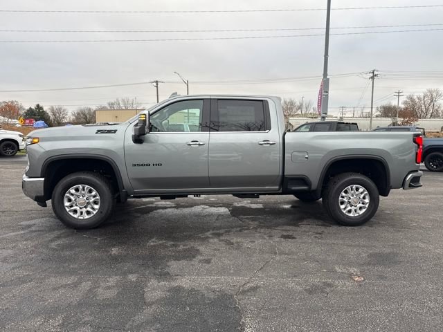2026 Chevrolet Silverado 3500HD LTZ photo 2