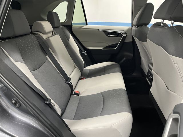 2024 Toyota RAV4 XLE photo 26