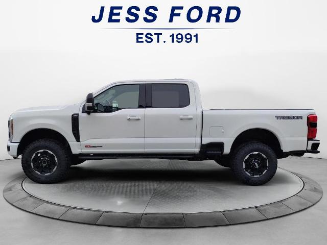 2025 Ford F-350 Lariat photo 2