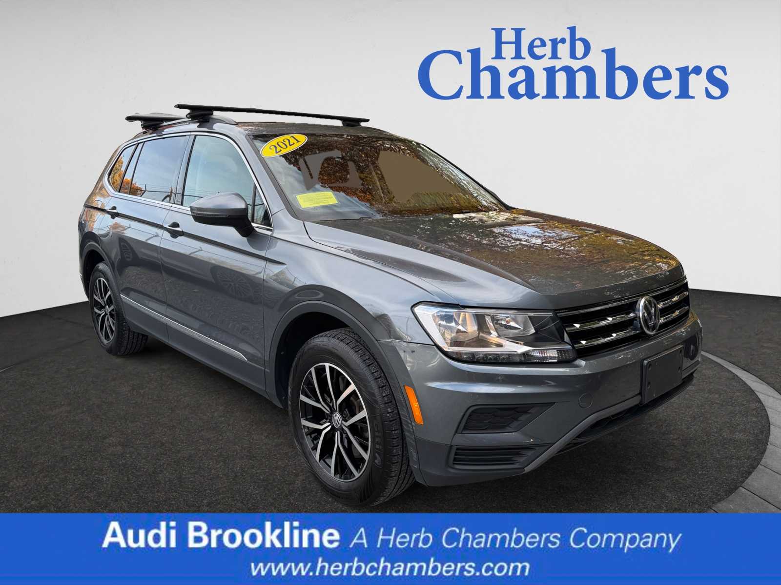 2021 Volkswagen Tiguan SE's photo