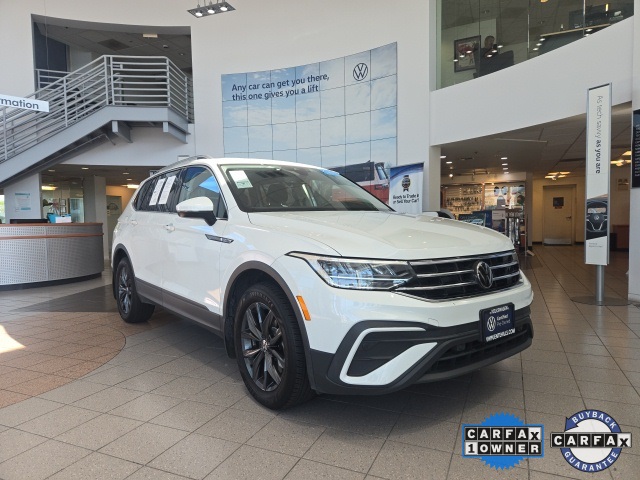 2023 Volkswagen Tiguan SE's photo