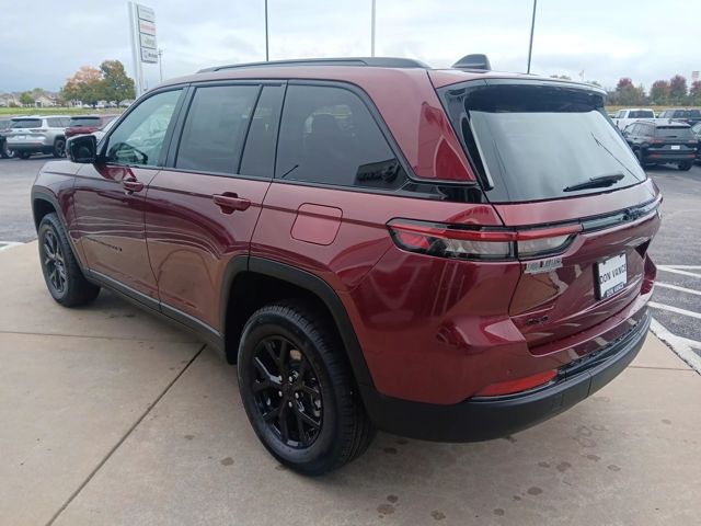 2025 Jeep Grand Cherokee Altitude X photo 2