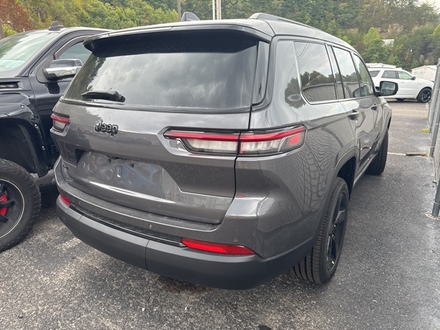 2025 Jeep Grand Cherokee Altitude X photo 2