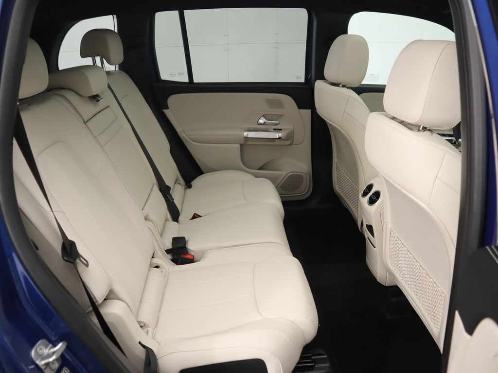 2026 Mercedes Benz GLB 250 photo 24