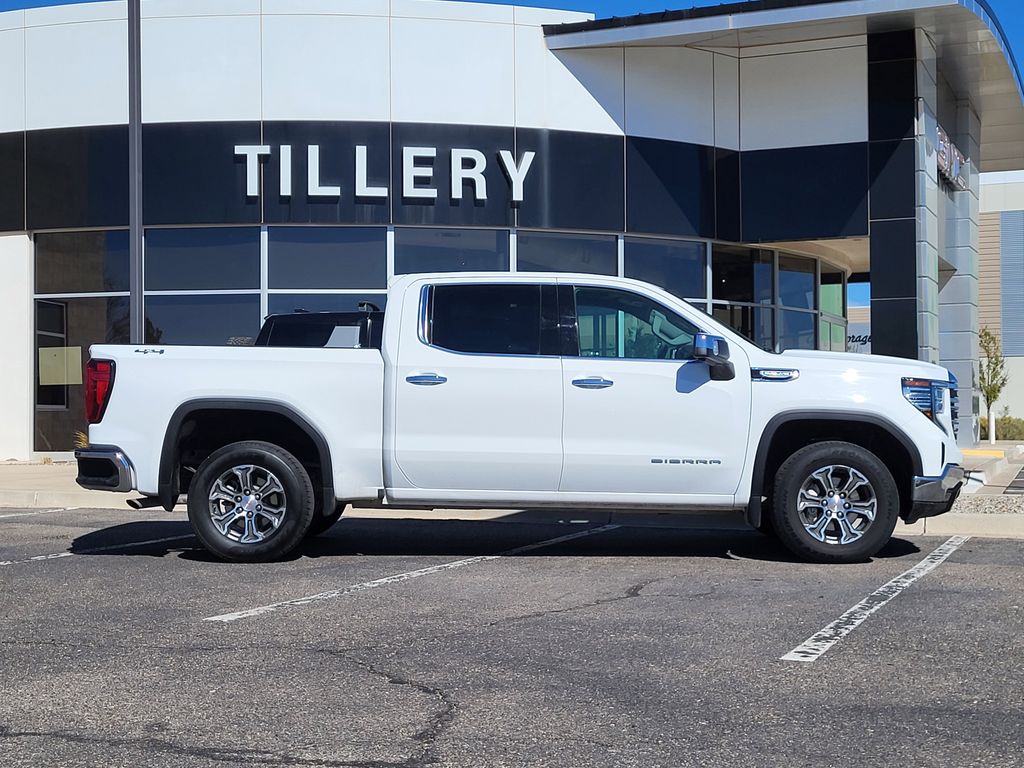 2024 GMC Sierra 1500 SLT's photo