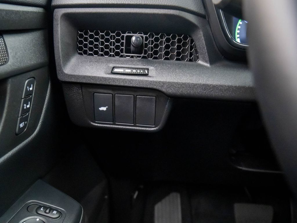 2026 Honda CR-V Hybrid Sport-L photo 17
