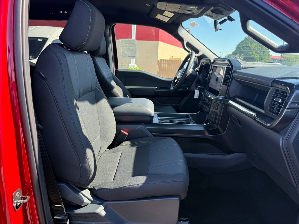 2025 Ford F-150 STX photo 10