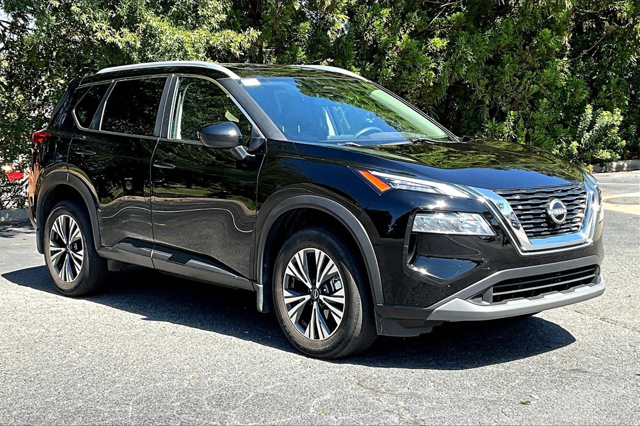 2023 Nissan Rogue SV photo 2