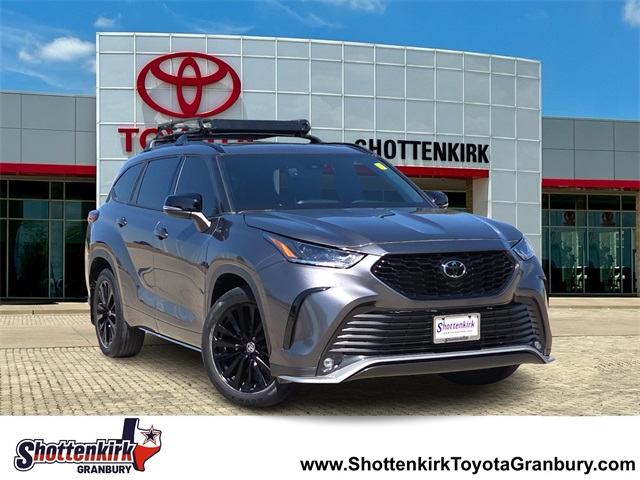2024 Toyota Highlander XSE's photo