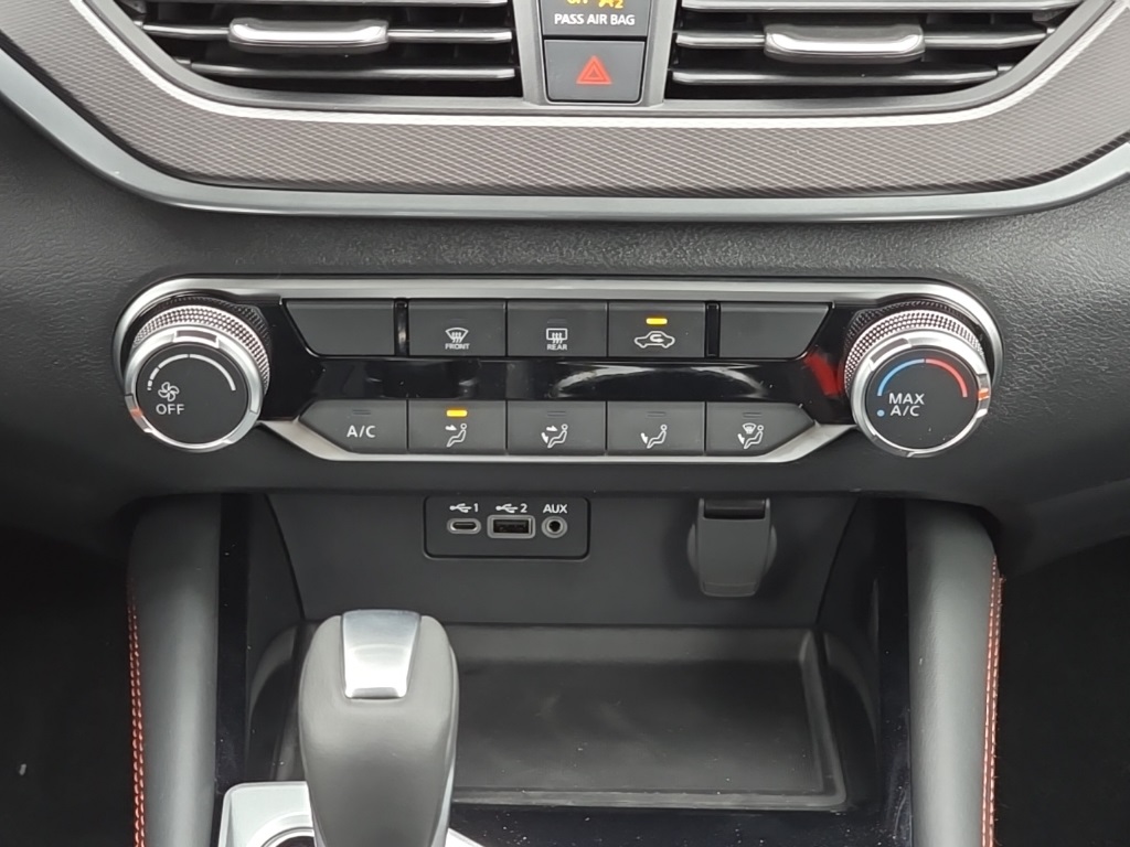 2025 Nissan Altima SR photo 16