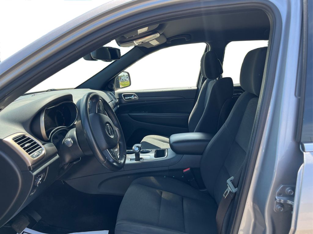 2015 Jeep Grand Cherokee Laredo photo 7