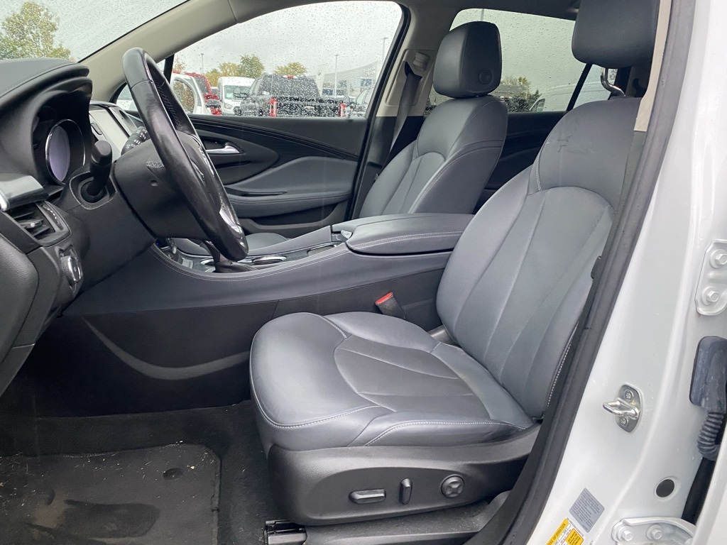 2020 Buick Envision Essence photo 2