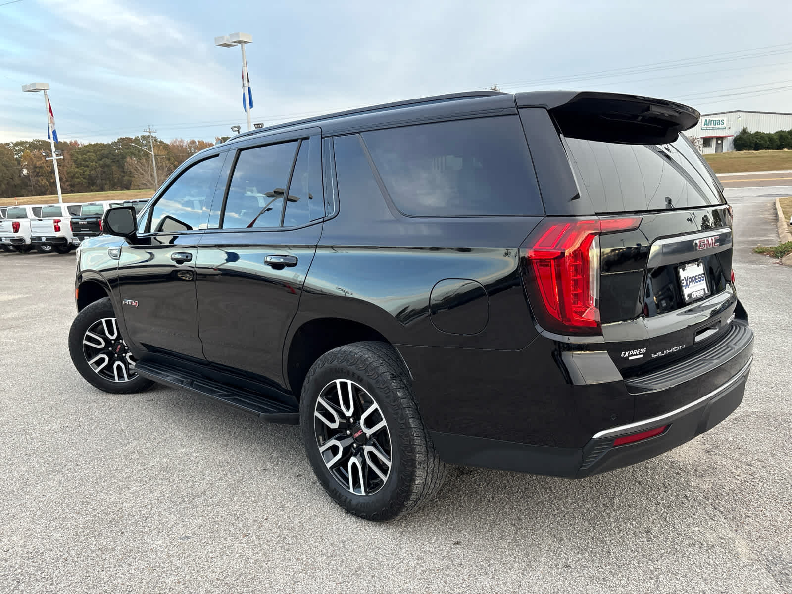 2024 Gmc Yukon AT4 photo 4