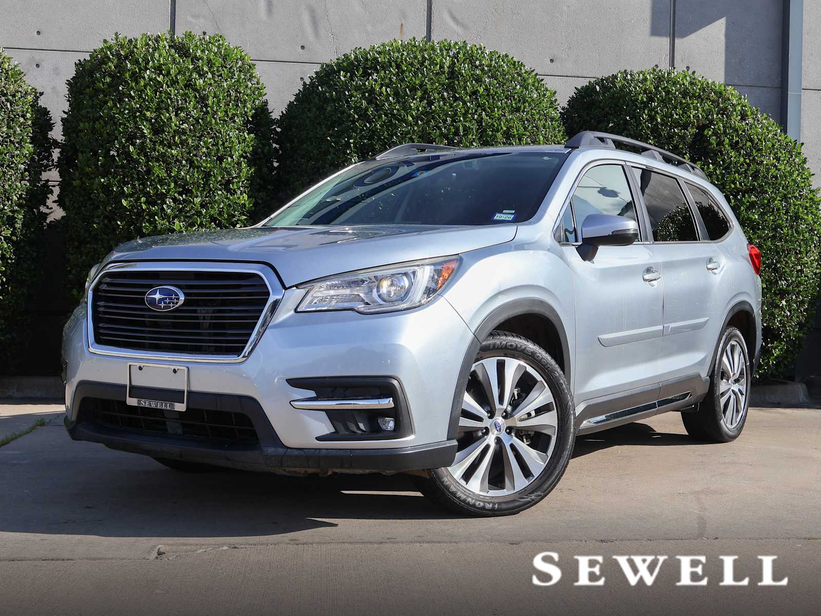 2019 Subaru Ascent Limited's photo