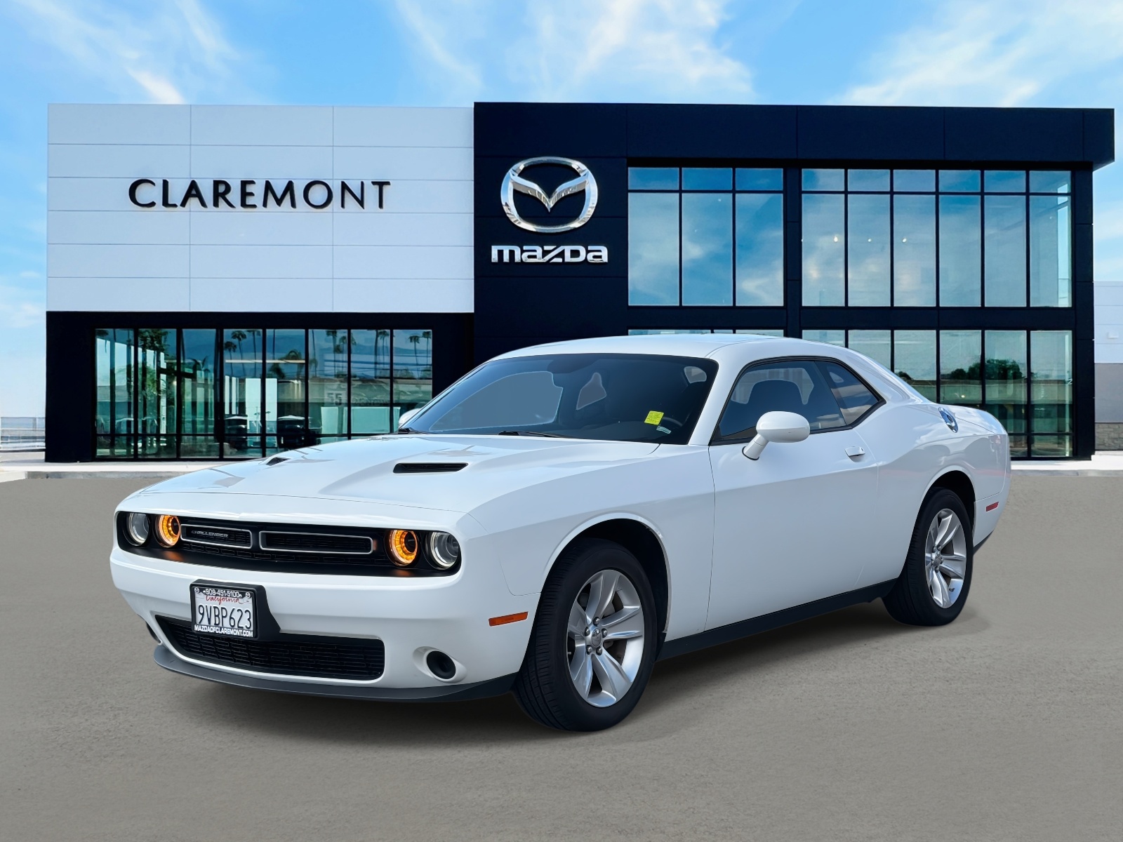 2023 Dodge Challenger SXT photo 2