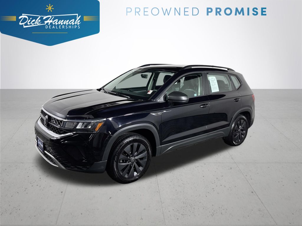 2022 Volkswagen Taos S's photo