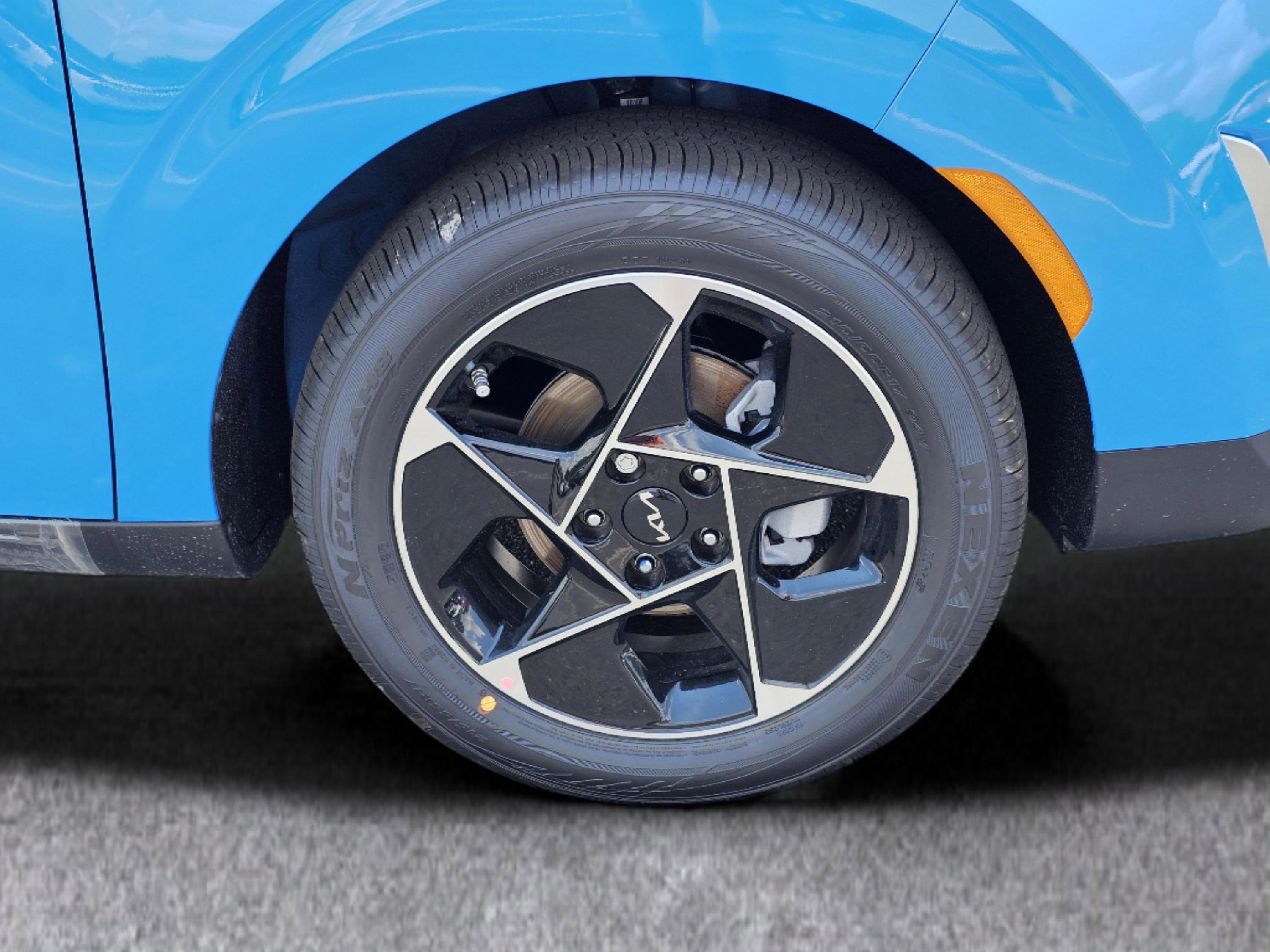 2025 Kia Soul EX photo 4