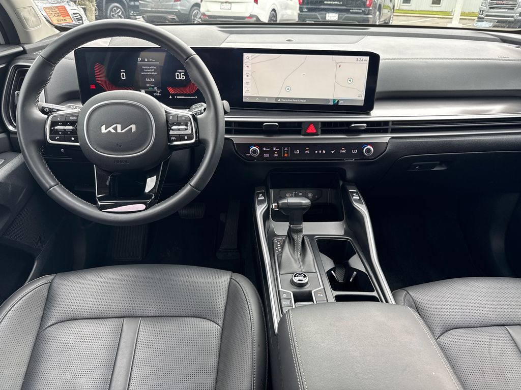 2024 Kia Sorento S photo 23