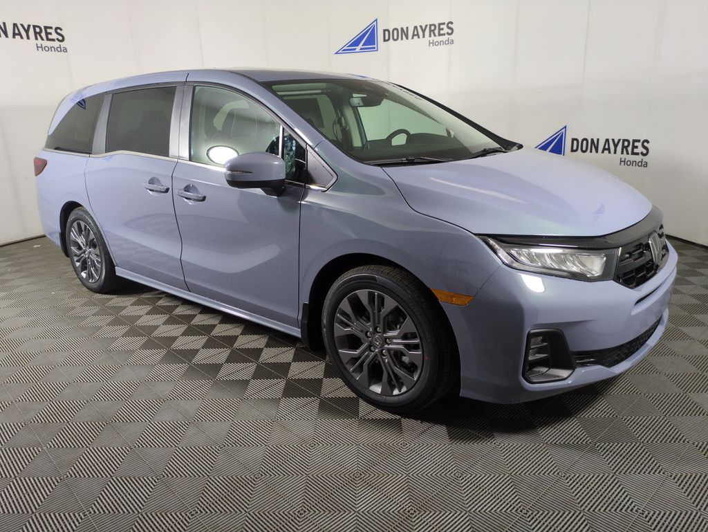 2026 Honda Odyssey Touring photo 7