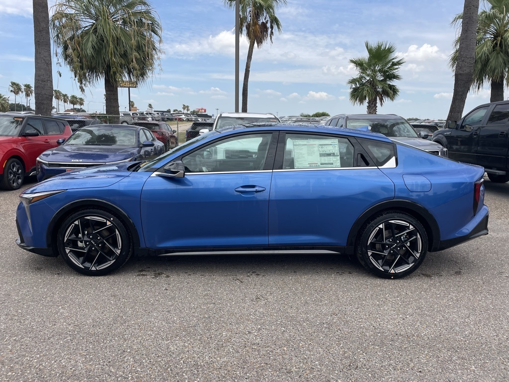 2025 Kia K4 GT-Line photo 2