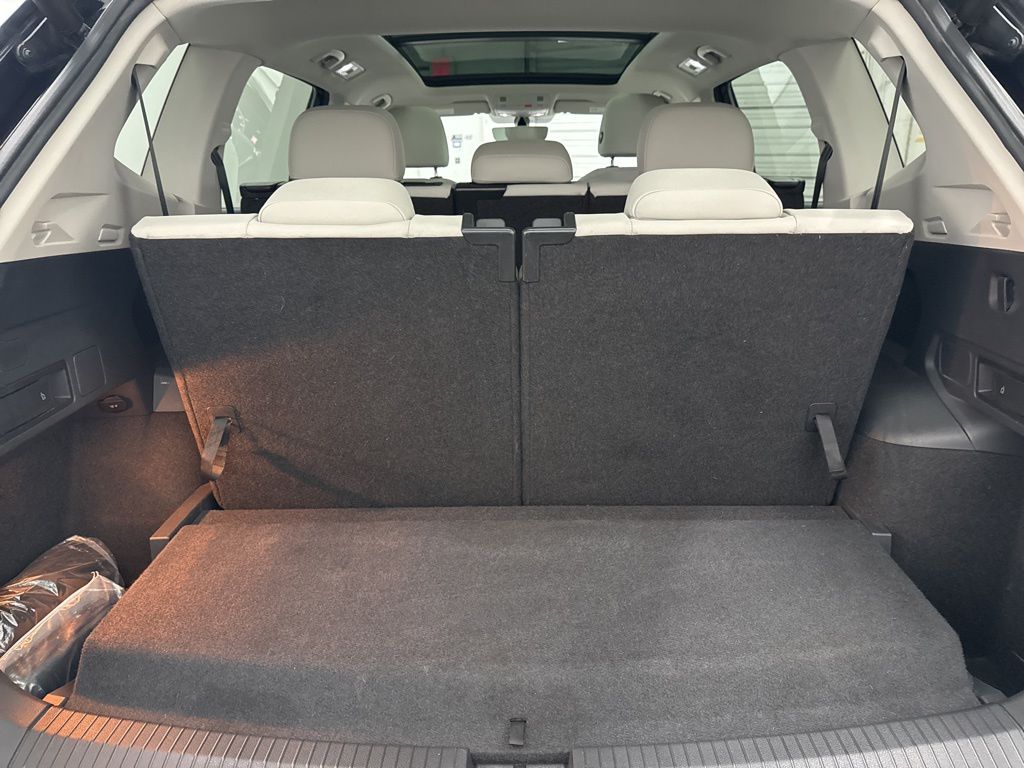 2019 Volkswagen Tiguan SEL R-Line photo 21
